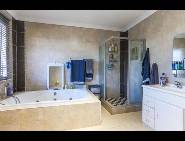 3 BEDROOM FREEHOLD FOR SALE IN RANDHART